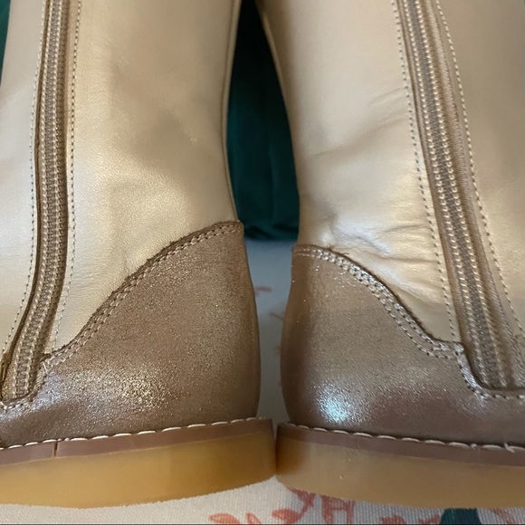 Kids Full Leather Boots 👢 Gold Size 9 new condition barely worn! - Picture 3 of 9